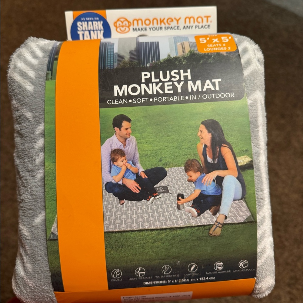 Plush Monkey Mat - Gray